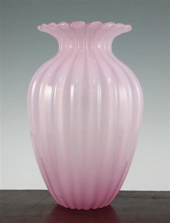 An Archimede Seguso pink and white alabastro Murano vase, 27.5cm